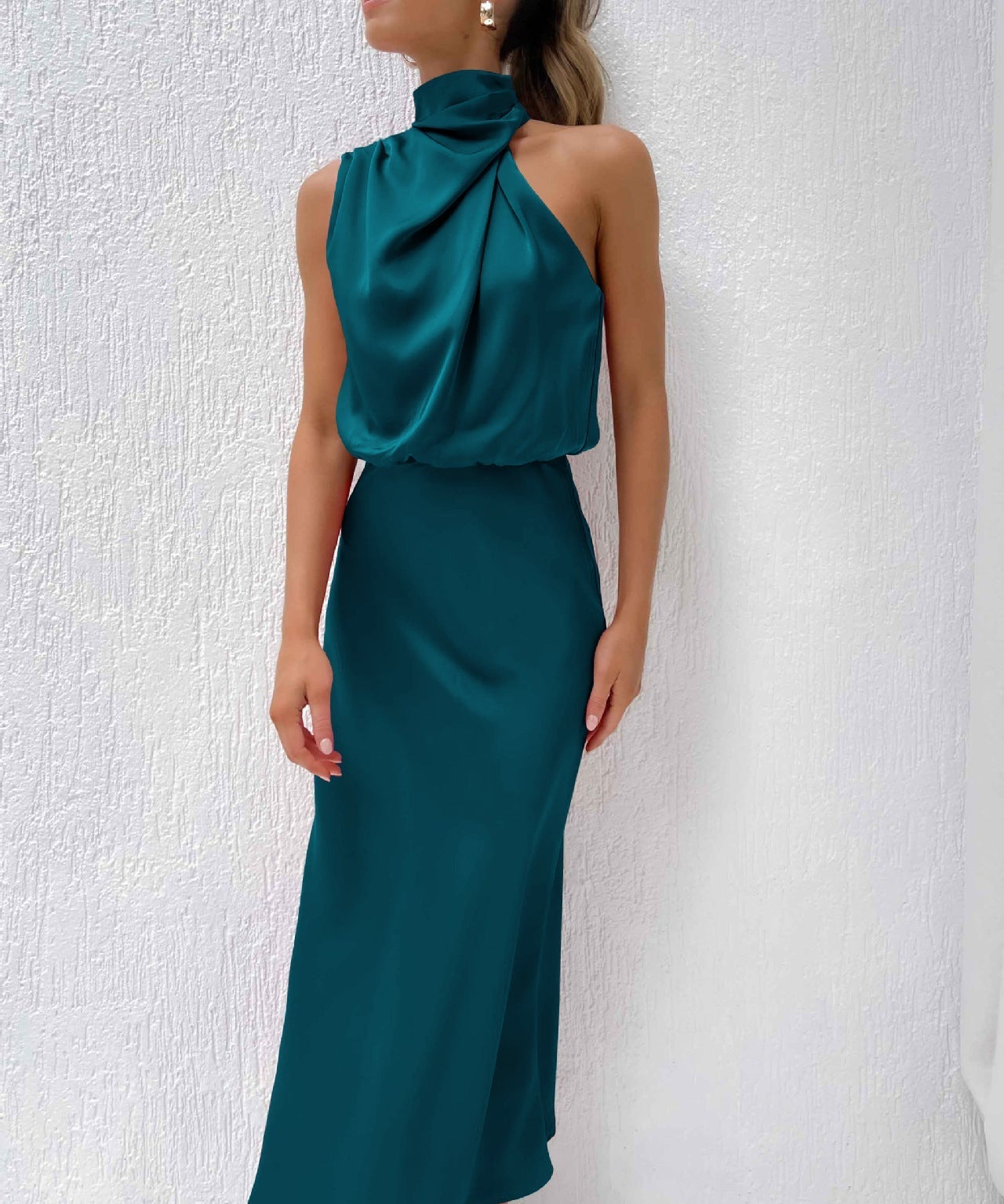 Tyra | Eleganta Halterneck Aftonklänningar
