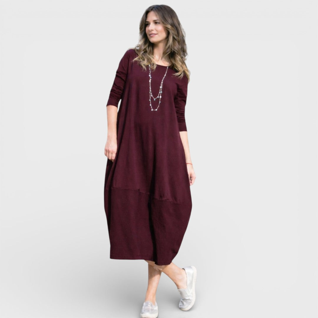 Marlena – Elegant och avslappnad klänning med klassisk stil