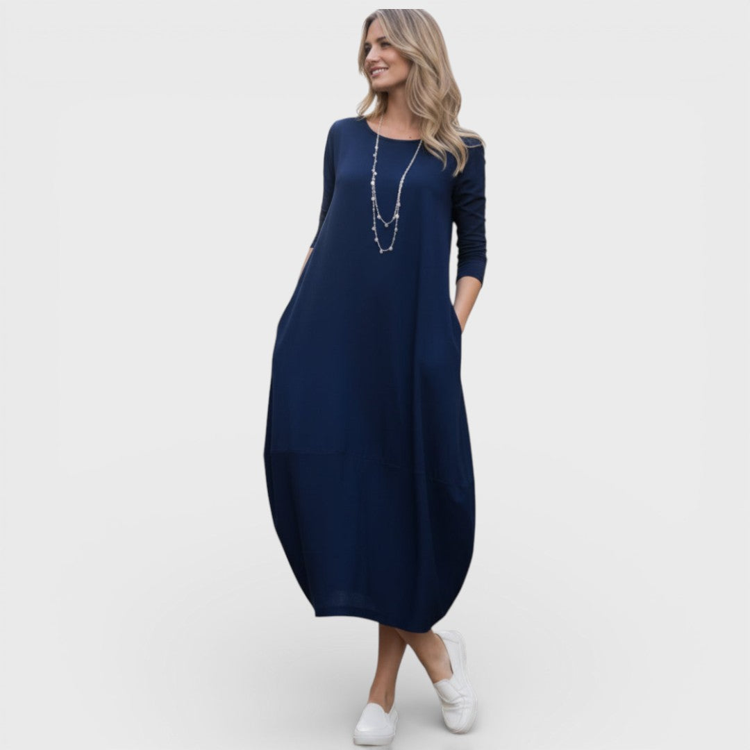 Marlena – Elegant och avslappnad klänning med klassisk stil