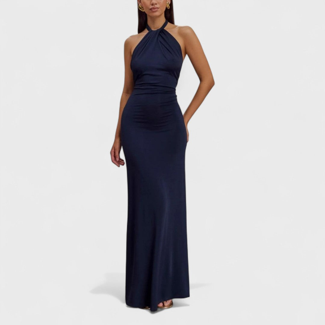 Klara – Halterneck Sidenklänning med Curvy Passform