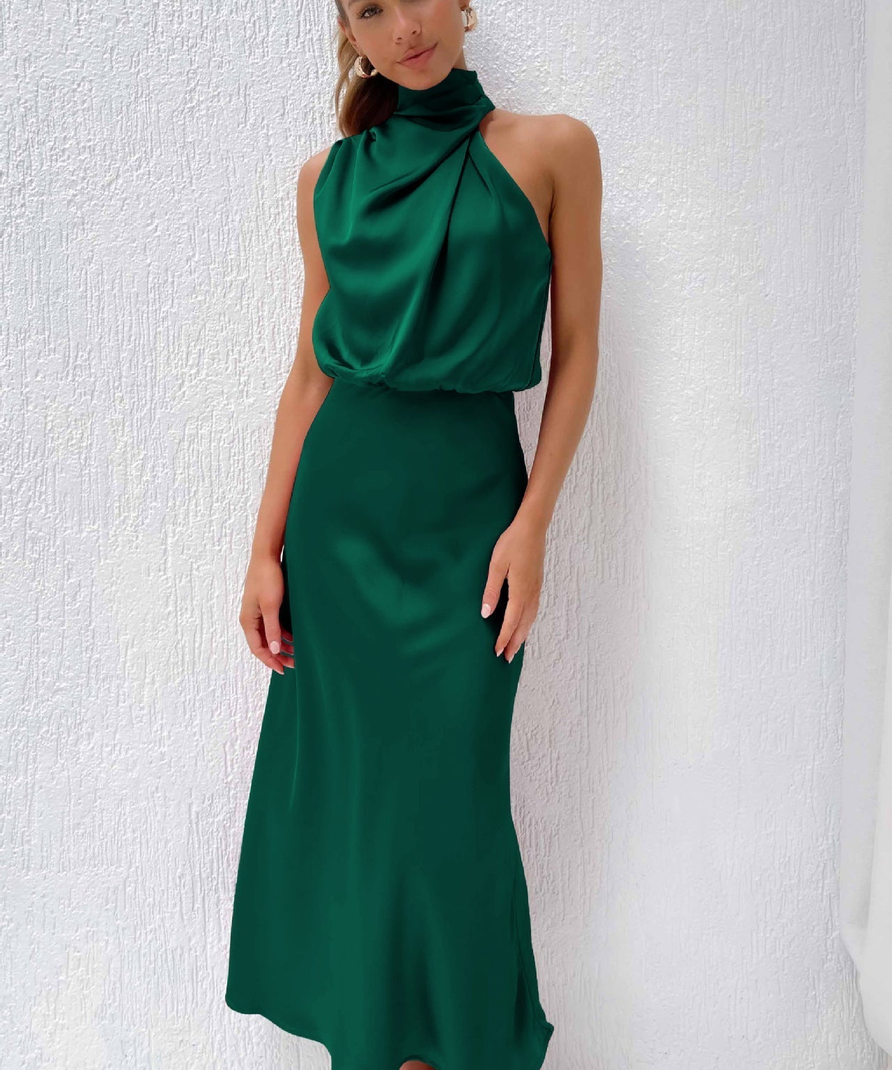 Tyra | Eleganta Halterneck Aftonklänningar
