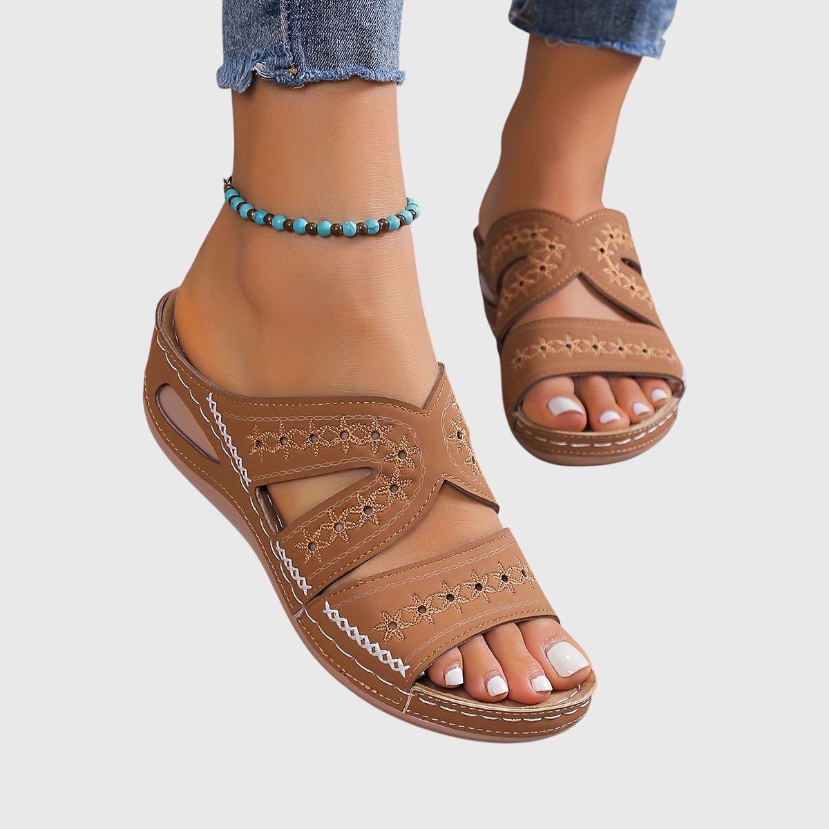 "Noëlle™ Lätta Ortopediska Sandaler" can be rewritten as "Noëlle™ Lightweight Orthopedic Sandals".