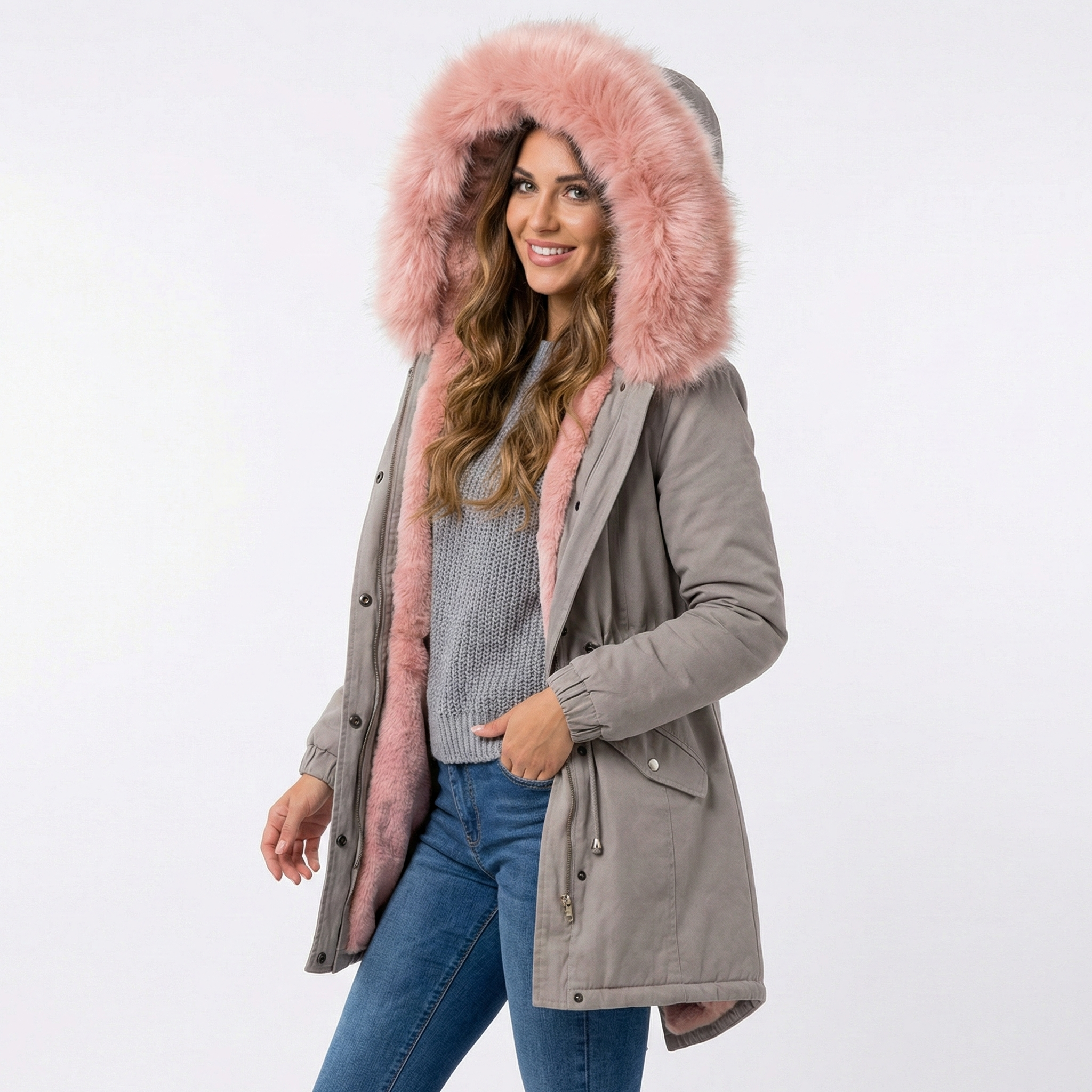 "Parka med pälsdetaljer" can be rewritten as "Parka med pälsprydnader".