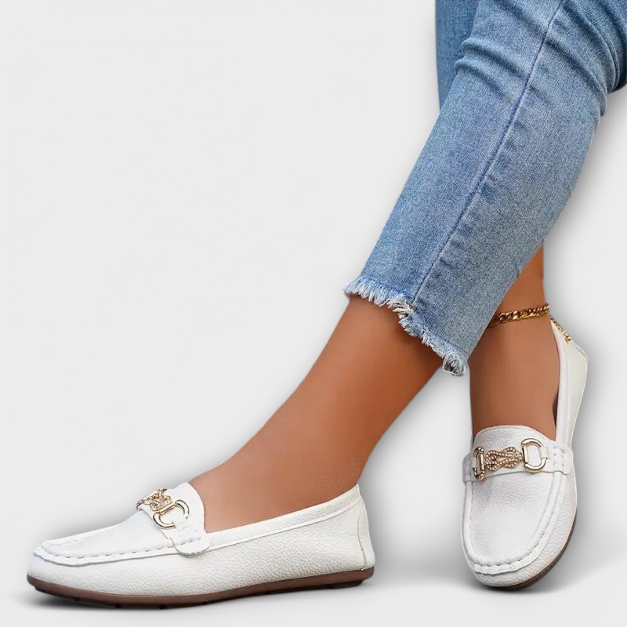 Sára Classic Leather Moccasin Slip-On