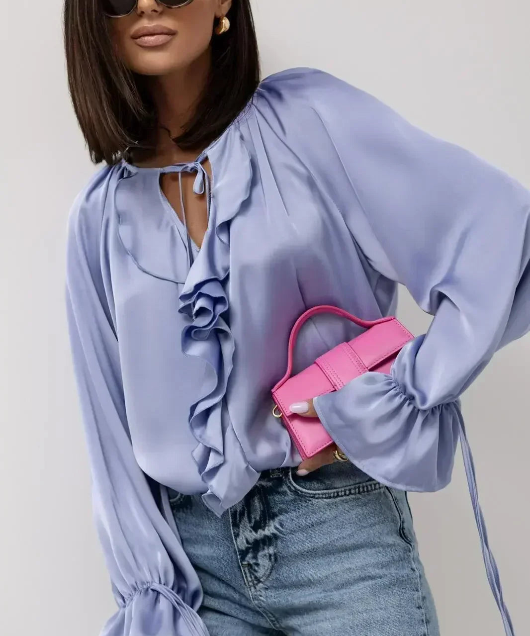 Liora Satinblus med Rynkade Volanger