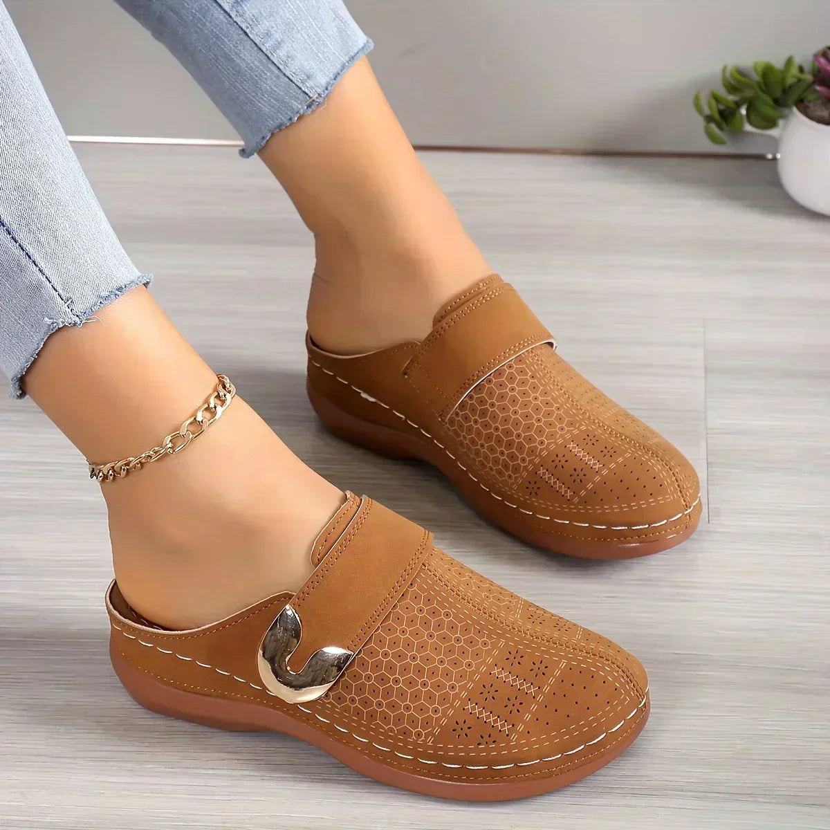 Caprielle™ Eleganta Klacksandaler