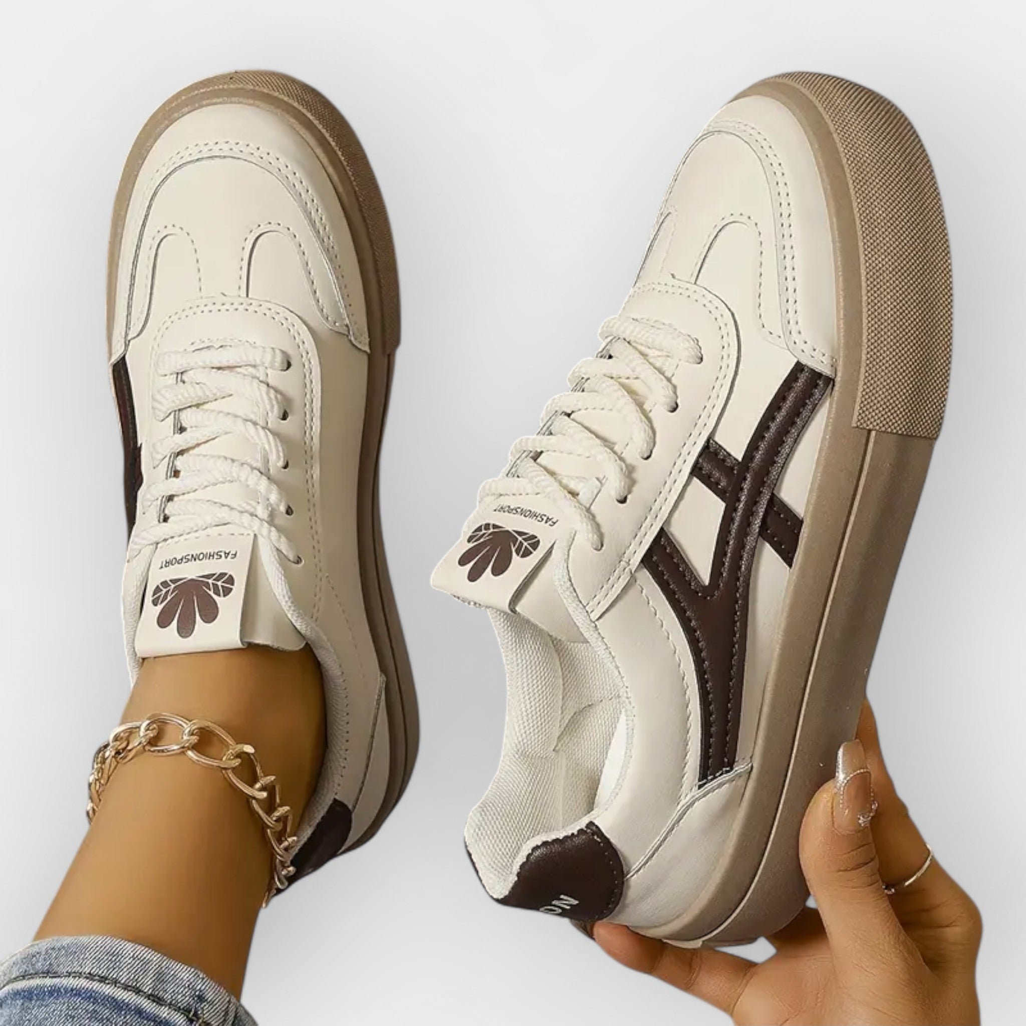 Eva Eleganta Tenis med Retro Plattform och Komfort