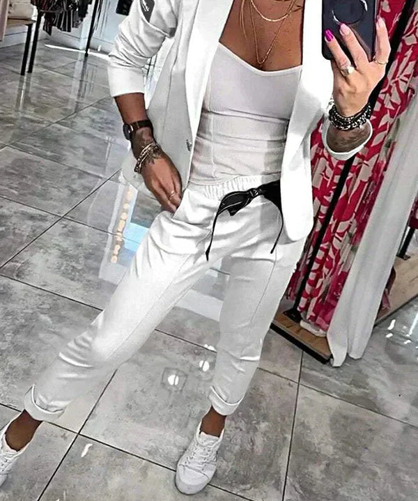 Adriana - Sophisticated Ensemble