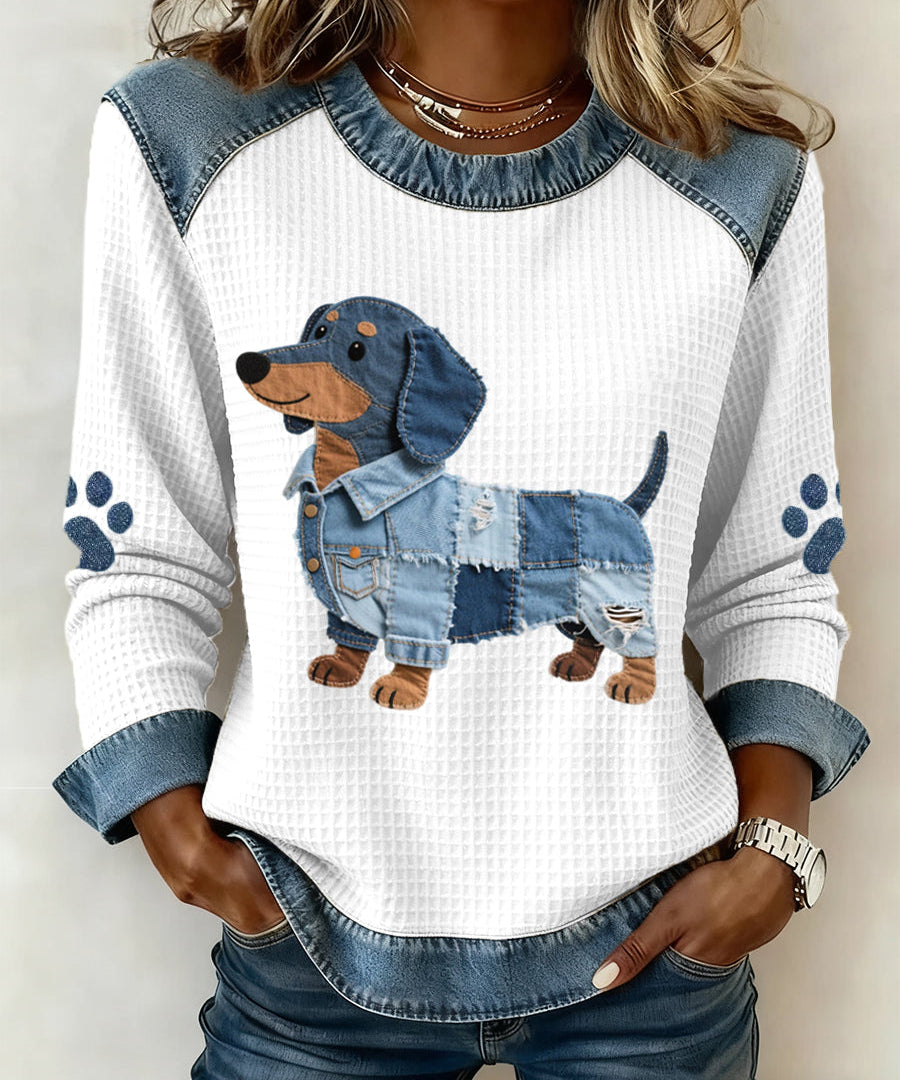 Den söta dachshunden med denim patchwork